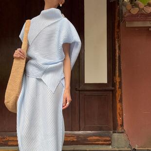 半身裙感女夏设计剪裁褶皱两件套三宅简风褶皱套装 上衣不规则极