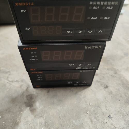 议价智能控制仪，型号XMD614，XMT604实物拍摄。拆机件成