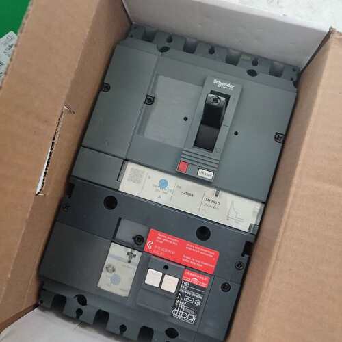 议价施耐德CVS250F塑壳漏电保护器两台打包处理总价格2900