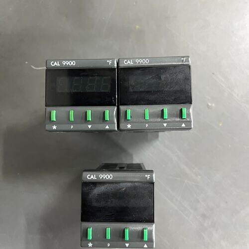 议价温控器CAL9900，成色实拍图，会测试当配件出掉，包好