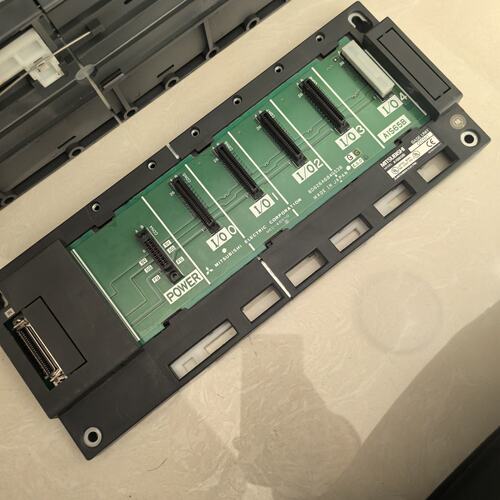 议价A1S38B三菱PLC底板模块，有2张，实物照片，成色精品
