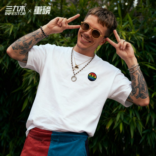 三九木小怪物渐变笑脸时尚T恤