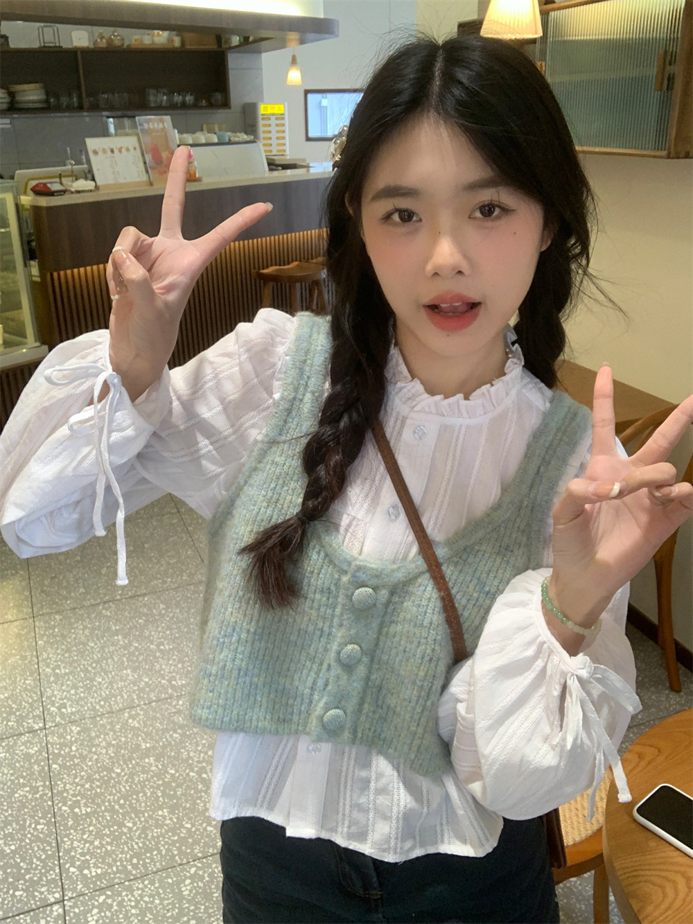 甜辣娃娃衫花边灯笼袖白色衬衫女春季设计感绿色针织马甲背心套装