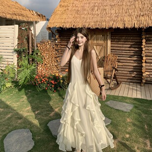 通勤超仙通勤淑女V领蕾丝荷叶边吊带连衣裙女度假气质长裙大摆裙