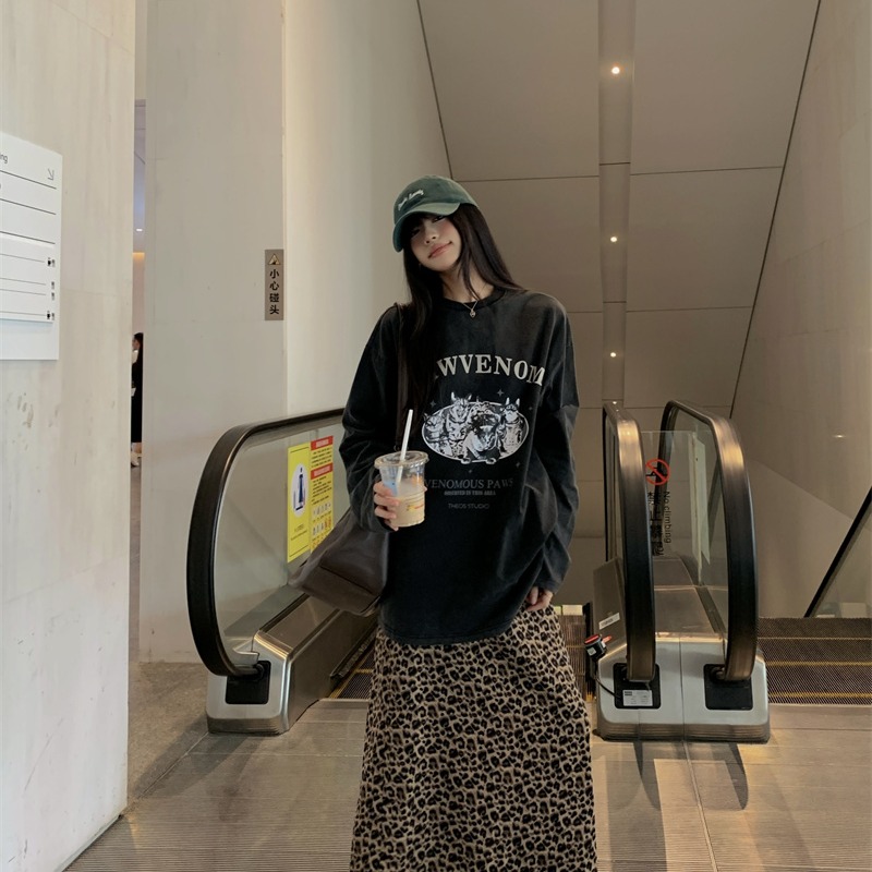 长袖印花T恤女豹纹半身裙两件套