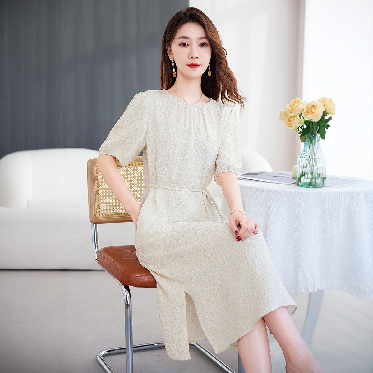桑蚕丝新春装清冷感连衣裙妈妈宽松名媛高级感大方得体减龄裙子