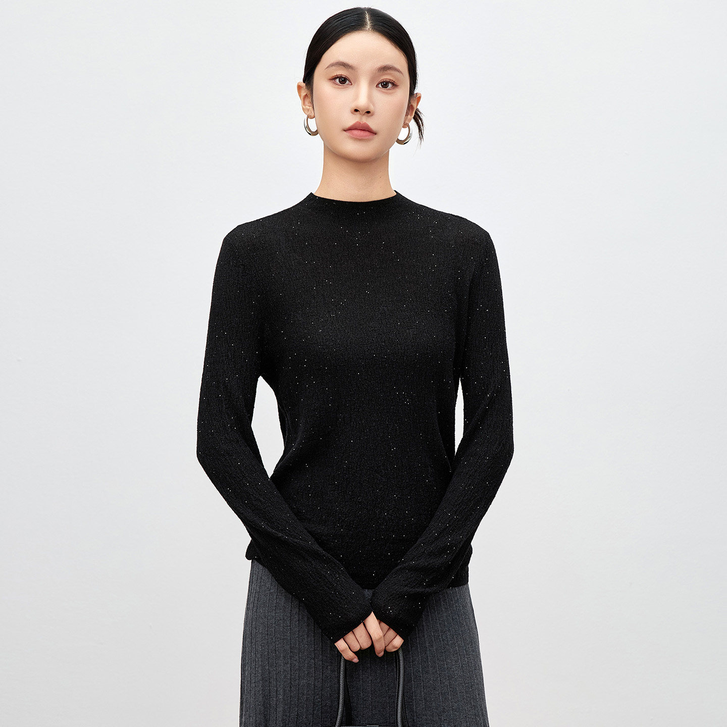 丝毛极简风亮片点缀黑色圆领针织衫女长袖套头修身打底衫秋冬毛衣