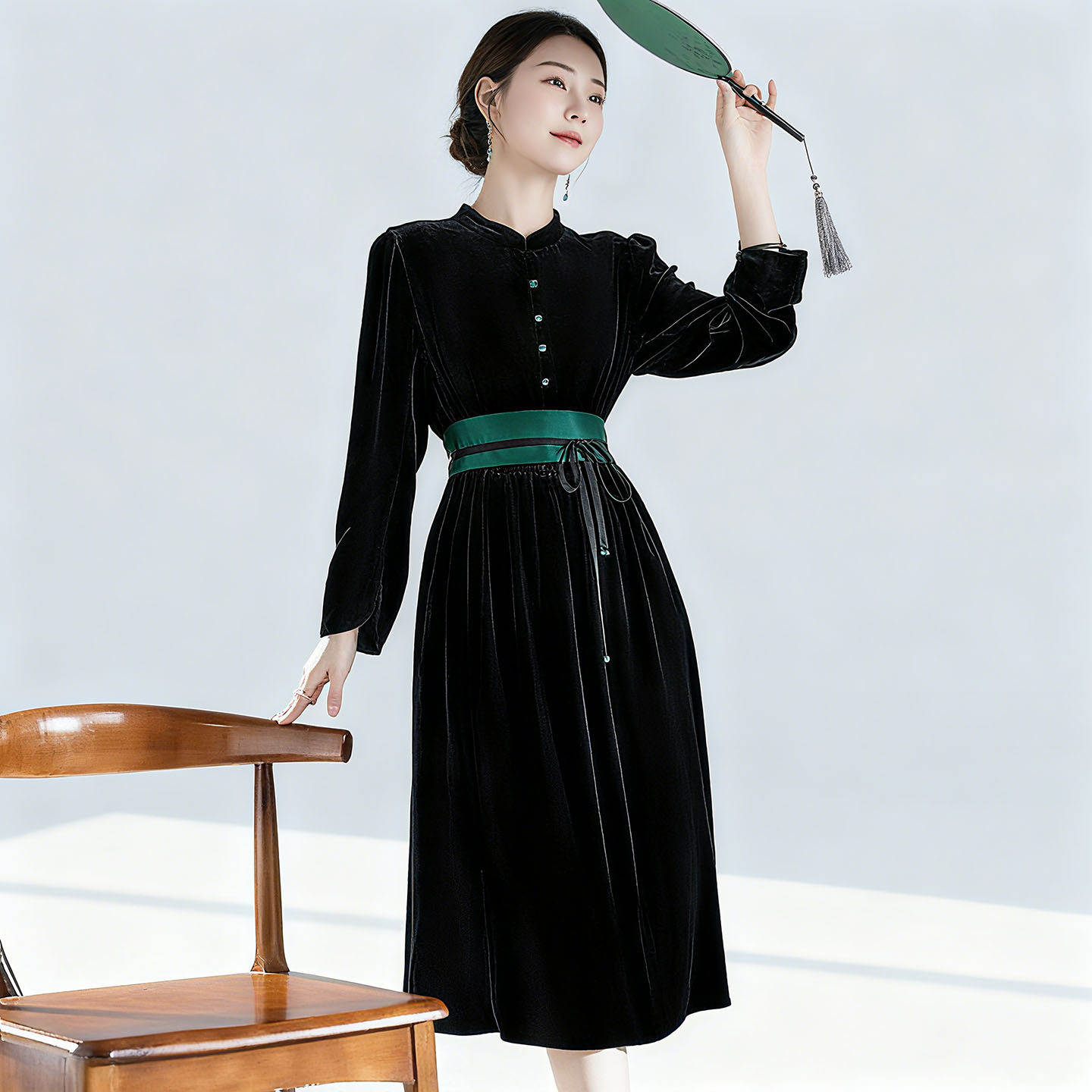 水墨佳人复古立领丝绒连衣裙
