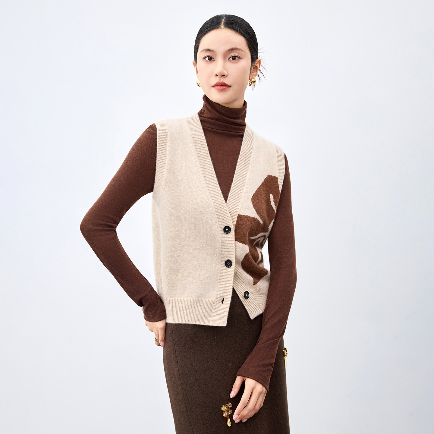 水墨佳人百分百纯羊绒衫2025新款女V领拼色修身针织开衫宽松百搭,女装/女士精品,羊绒衫,淘宝优惠券,粉丝福利购,淘宝优惠卷