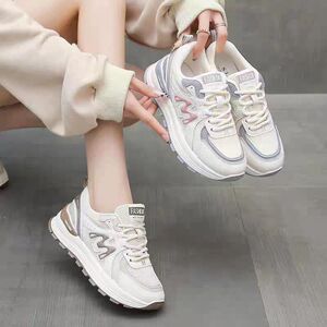 品牌特价真皮时尚小白鞋女2026春季新款阿甘鞋厚底透气休闲运动鞋