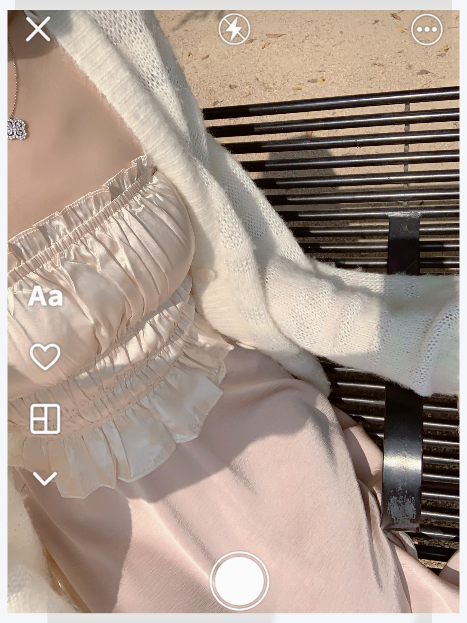 光泽感缎面显瘦吊带上衣