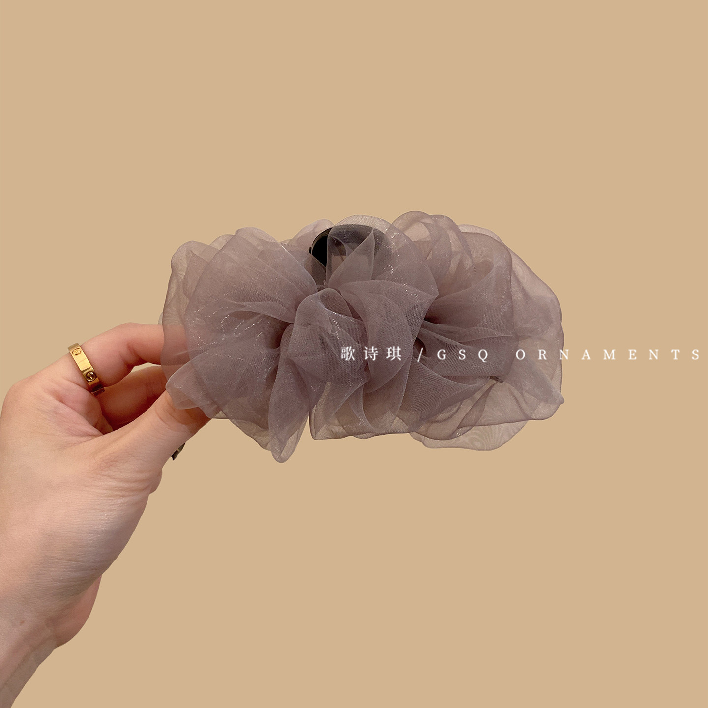 温柔气质欧根纱褶皱抓夹