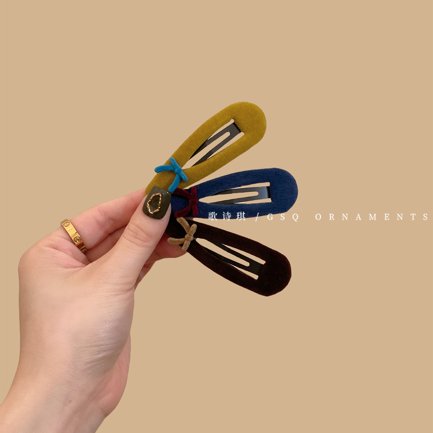 简约高级感彩色丝绒蝴蝶结发夹