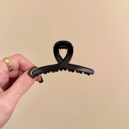 高级感磨砂亚克力抓夹小号发夹