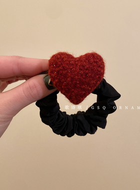 小香风毛绒红色爱心发圈女丸子头马尾皮筋女扎头发绳2025新款头饰