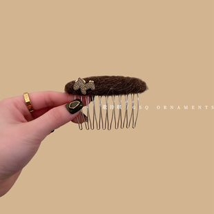 马上暴富！韩系水钻小马毛呢发梳秋冬高级感碎发高颅顶倒插梳头饰