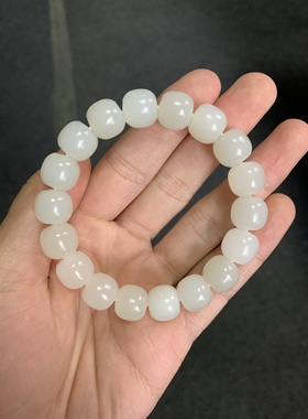 新疆于田料阿拉玛斯矿羊脂白玉老型珠手串 11/12