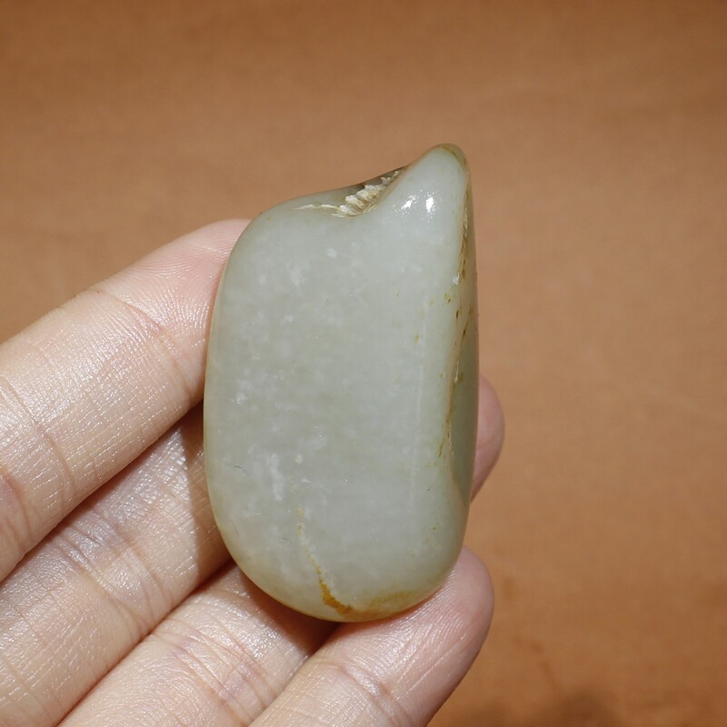 细腻青白玉籽料原石天然玉石