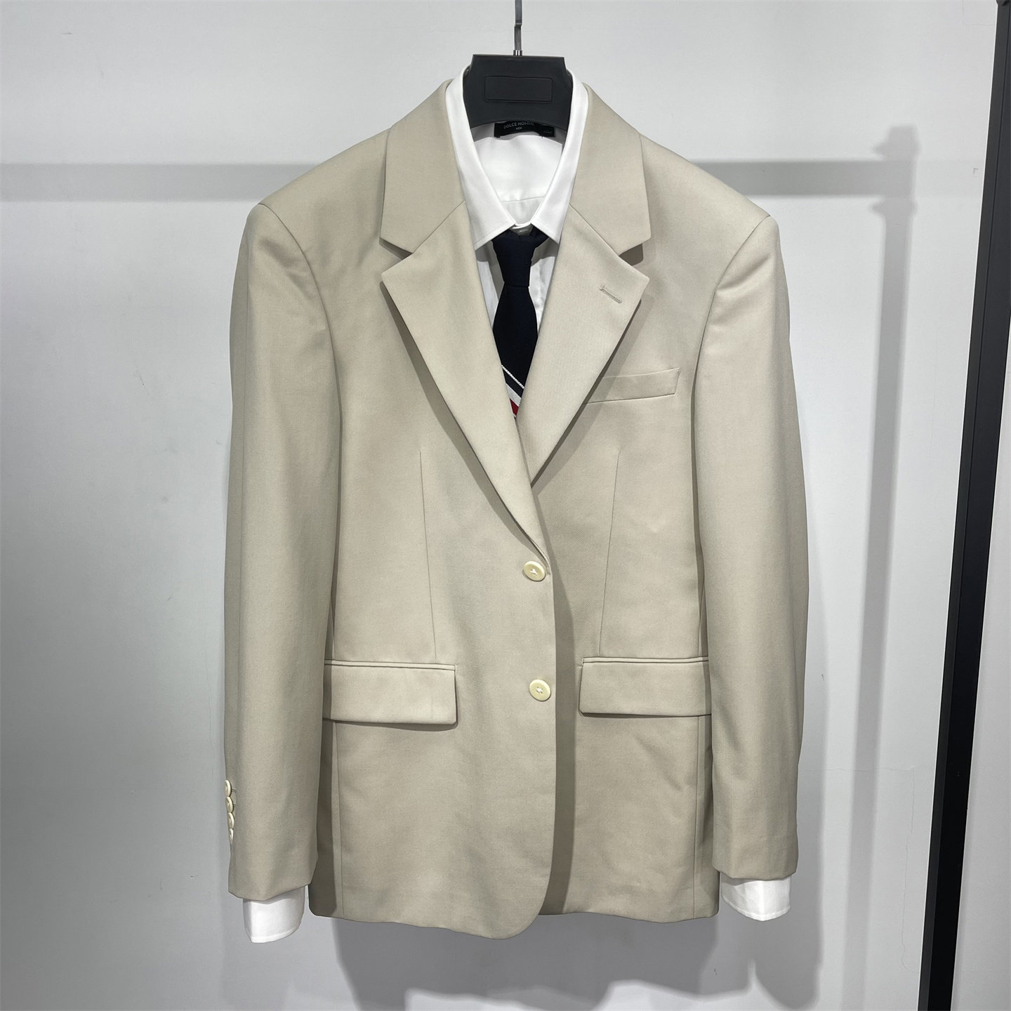轻奢系基础廓形薄垫肩西装休闲外套极简风宽松浅卡其色西服上衣男