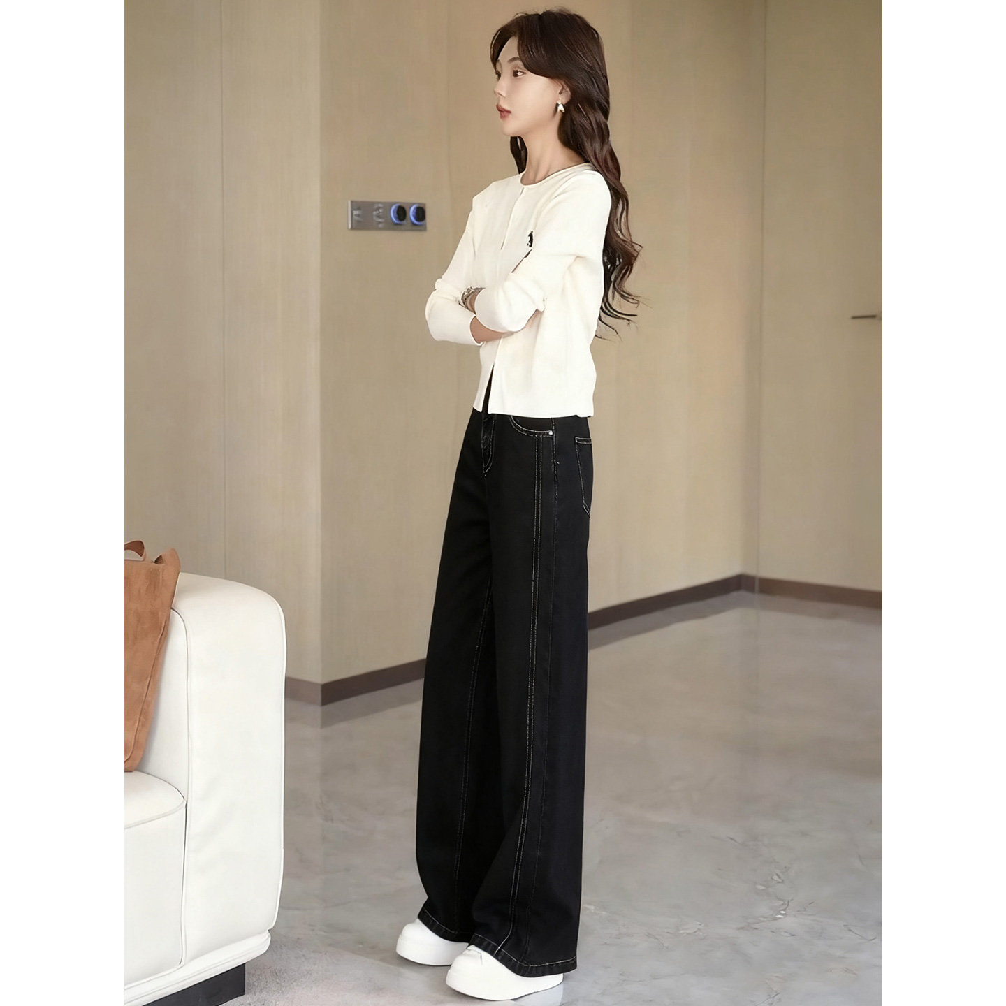 白色polo领针织衫牛仔裤两件套