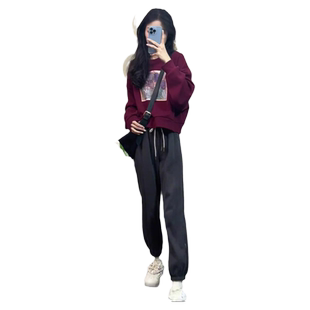 秋冬装女装小个子穿搭一整套高级感初春时尚遮肚子显瘦卫衣两件套