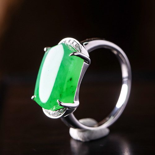 羊子珠宝  一碧卧春溪  老坑冰种满色阳绿18K金镶嵌翡翠马鞍戒指F