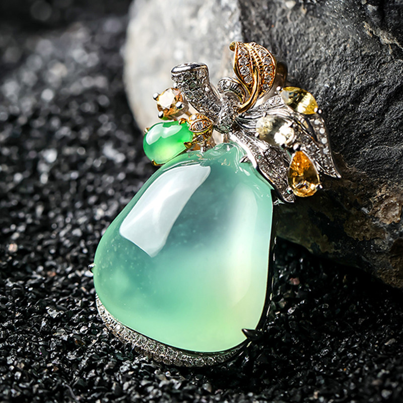 羊子珠宝 沁春痕 老坑高冰种晴绿水润18K金镶嵌翡翠福瓜挂件10.19