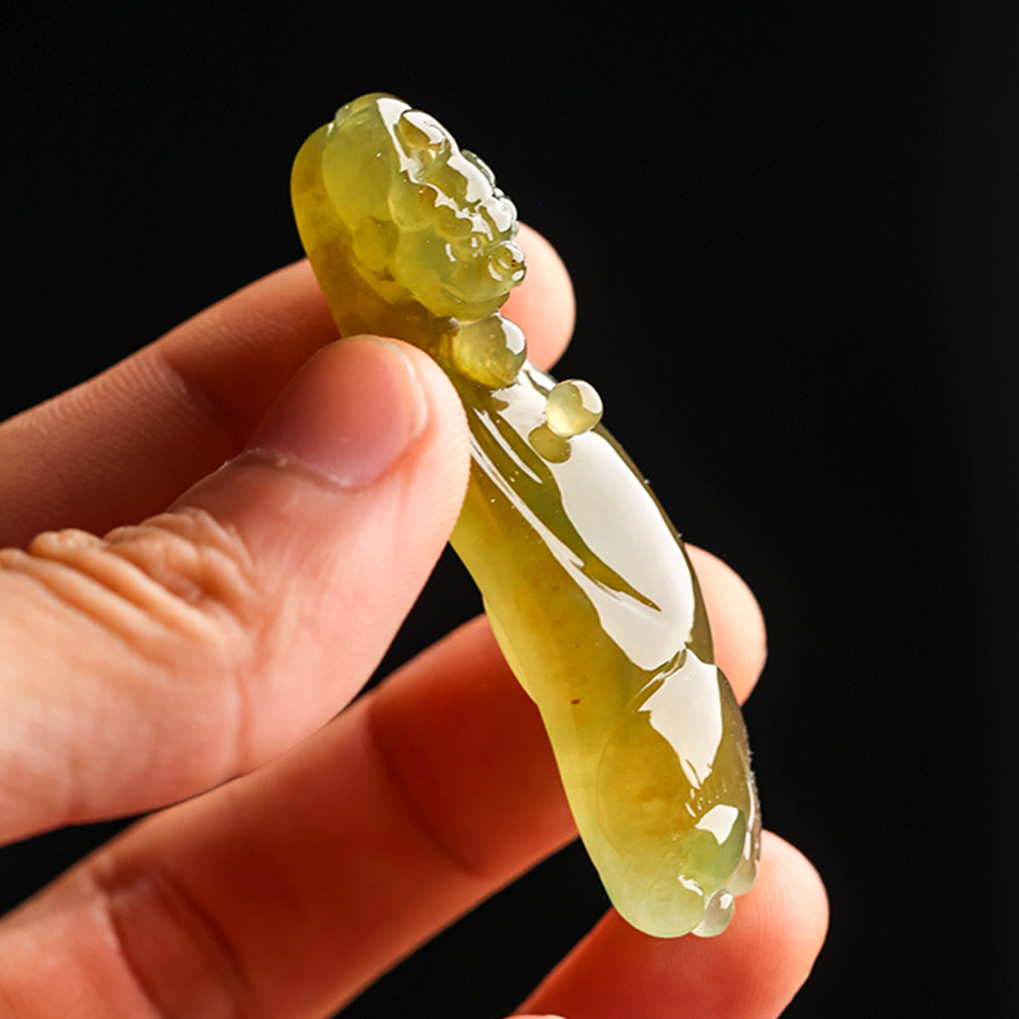羊子珠宝 福瑞 老坑冰种黄翡飘花瑞兽翡翠如意文玩吊坠