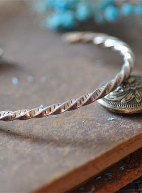 泰国清迈进口手工纯银开口刻花手镯 银饰开口扭劲民族风镯子