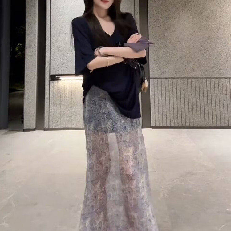 欧货时尚休闲套装女夏慵懒风宽松V领短袖T恤网纱蕾丝半身裙两件套