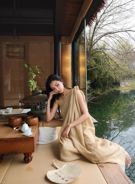 西湖春雨 黄色扭结斜领新中式连衣裙女夏宽松设计感长裙子