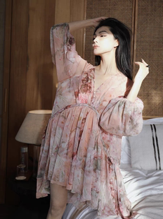 花仙子 粉色V领灯笼袖碎花连衣裙女蓬蓬裙娃娃裙子
