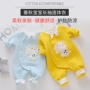 Áo sơ mi cotton cho bé mùa xuân và mùa thu 6-9 tháng Nam và nữ Baby romper tay dài lưới đỏ quần áo ấm cho bé 5 - Áo liền quần áo trẻ em