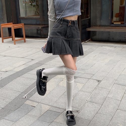 百褶牛仔短裙遮肚子显瘦