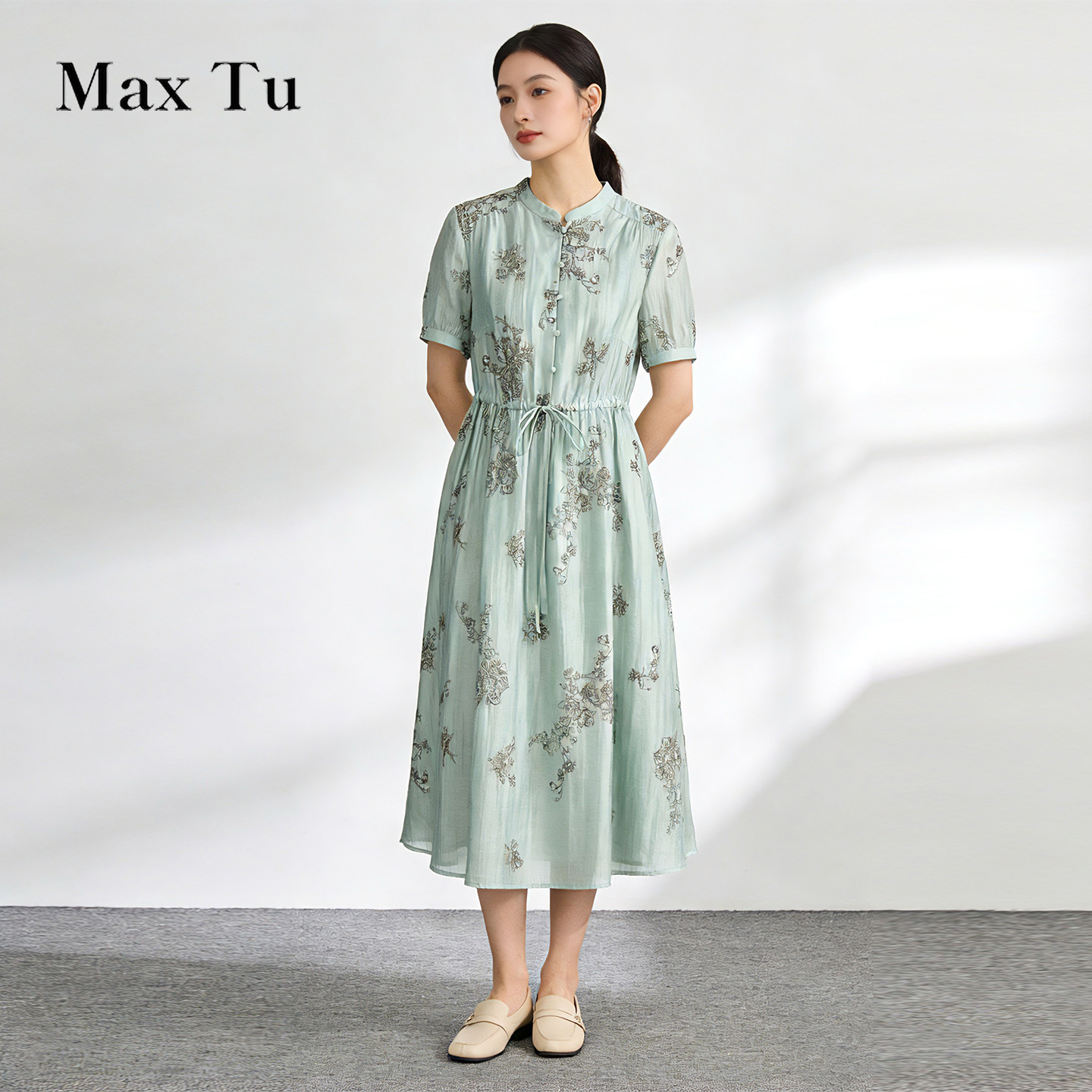 Max Tu女装2026初秋新中式刺绣印花收腰中长裙优雅气质亚麻连衣裙
