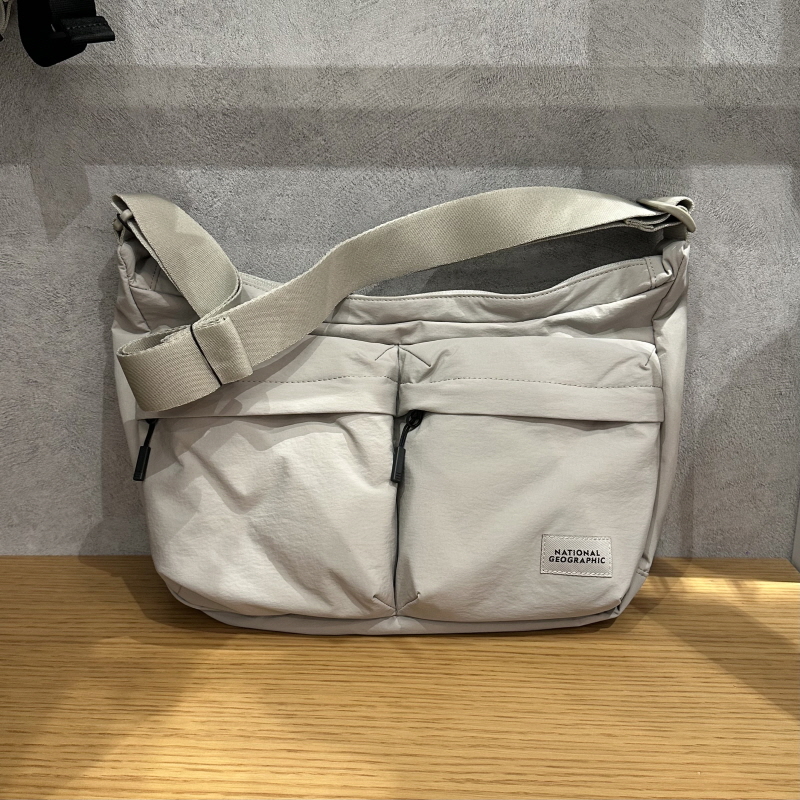 不退换全韩NATIONALGEOGRAPHIC韩代25冬斜挎包 N253ACR050 5L02