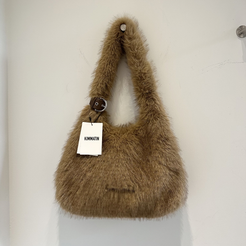 不退换全韩 MATINKIM韩国代购2025冬拎包 KM259OBG013M 5K04