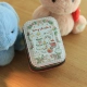 Коробка на запястье, теплая рождественская сумка, плоский стиль.