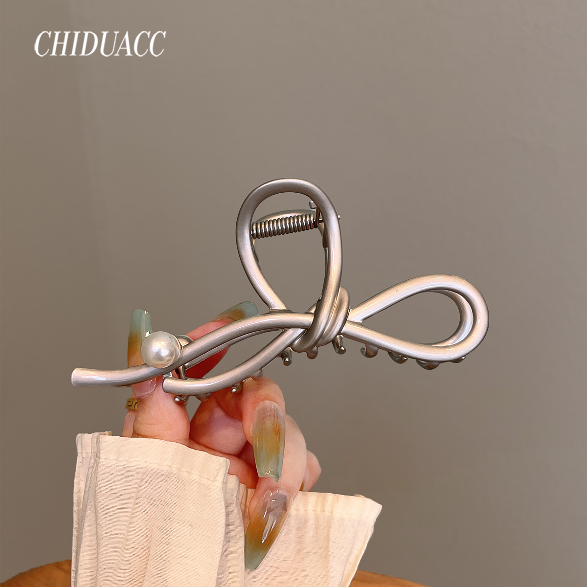 侈度饰品金属蝴蝶结抓夹