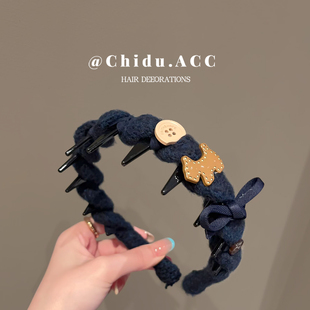 新款 麻花小狗纽扣带齿发箍女轻奢蓬松波浪头箍发卡春夏气质发饰
