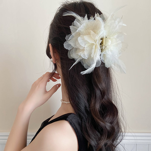 大号羽毛抓夹女超仙气质发夹后脑勺盘发鲨鱼夹发量多发卡新款头饰