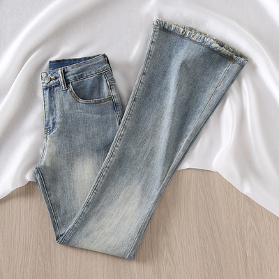 浅色高腰微喇牛仔裤女2025秋季