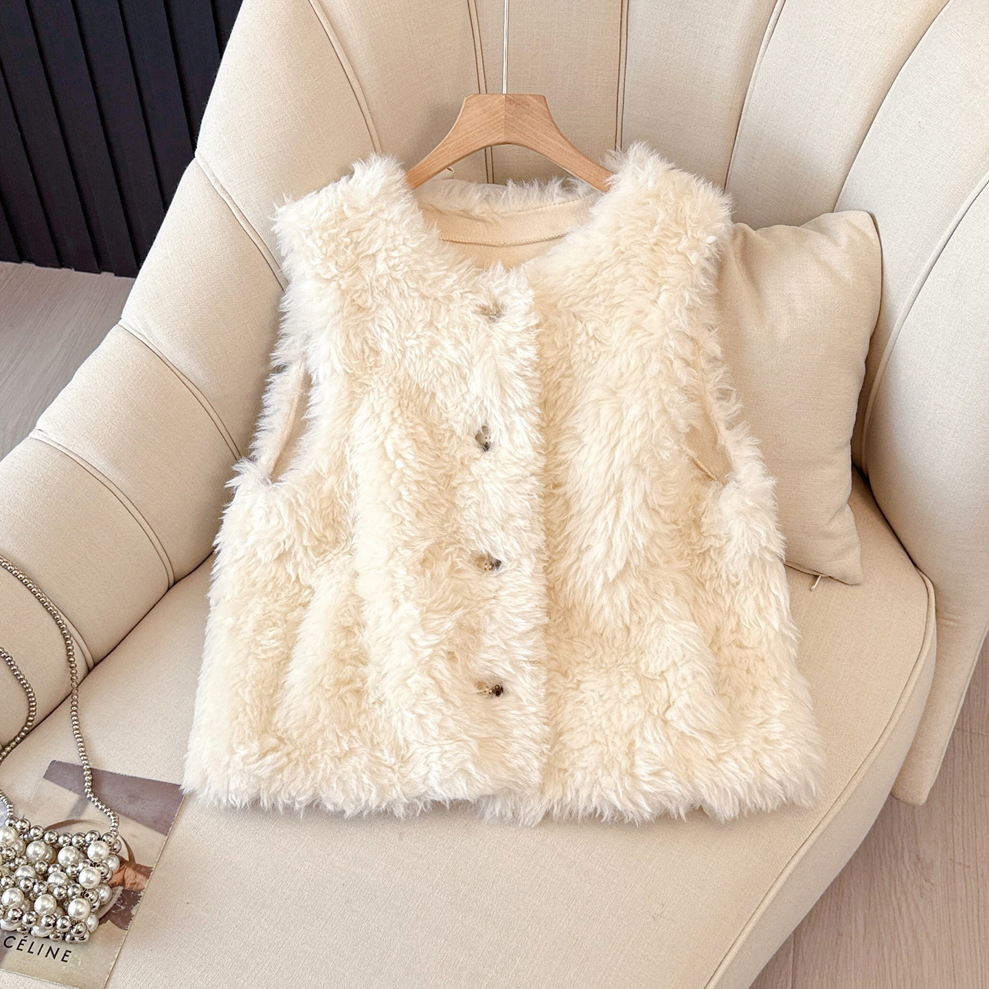 韩系爆款羊羔毛马甲背心女冬季2025新款韩系叠穿加厚保暖无袖外套