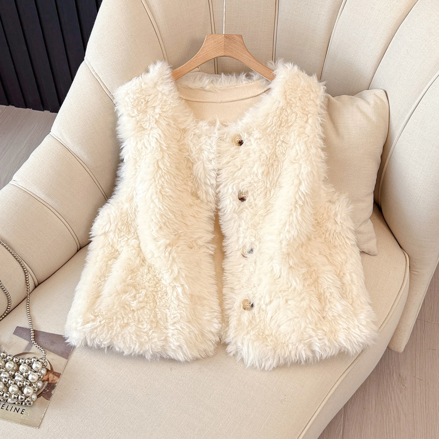 韩系爆款羊羔毛马甲背心女冬季2025新款韩系叠穿加厚保暖无袖外套