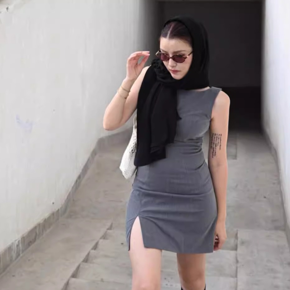 一字领精纺通勤高级灰修身连衣裙