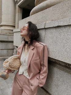 高腰垂感长裤 TOP家 外套 复古结构低饱和粉色垫肩西装 女 时髦飒气