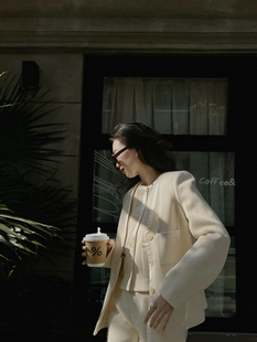 精致简约 短裤 法式 圆领马甲 女2023 时髦复古羊绒无领外套 TOP家