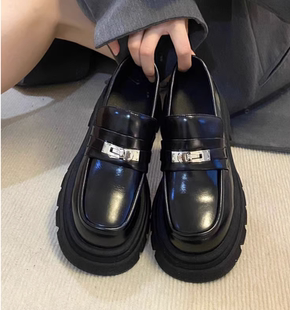 香港英伦风小皮鞋女2024春季真皮厚底百搭锁扣休闲乐福鞋单鞋女