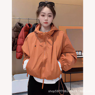 短外套上衣 连帽冲锋衣女洋气小个子显瘦休闲爆款 2026新款 春装