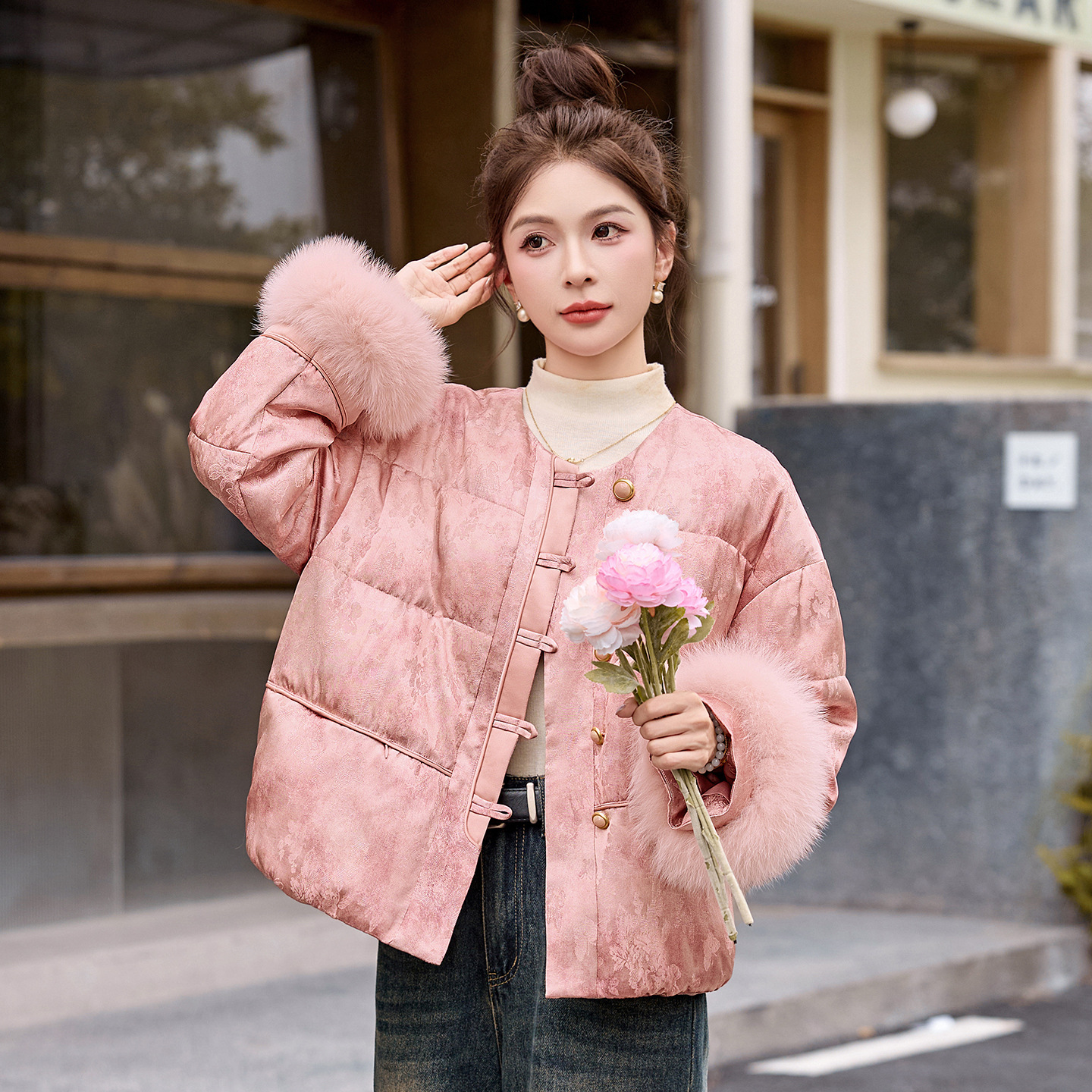 羽绒服女2025冬季新款新中式国风提花盘扣狐狸毛袖口外套AH8136